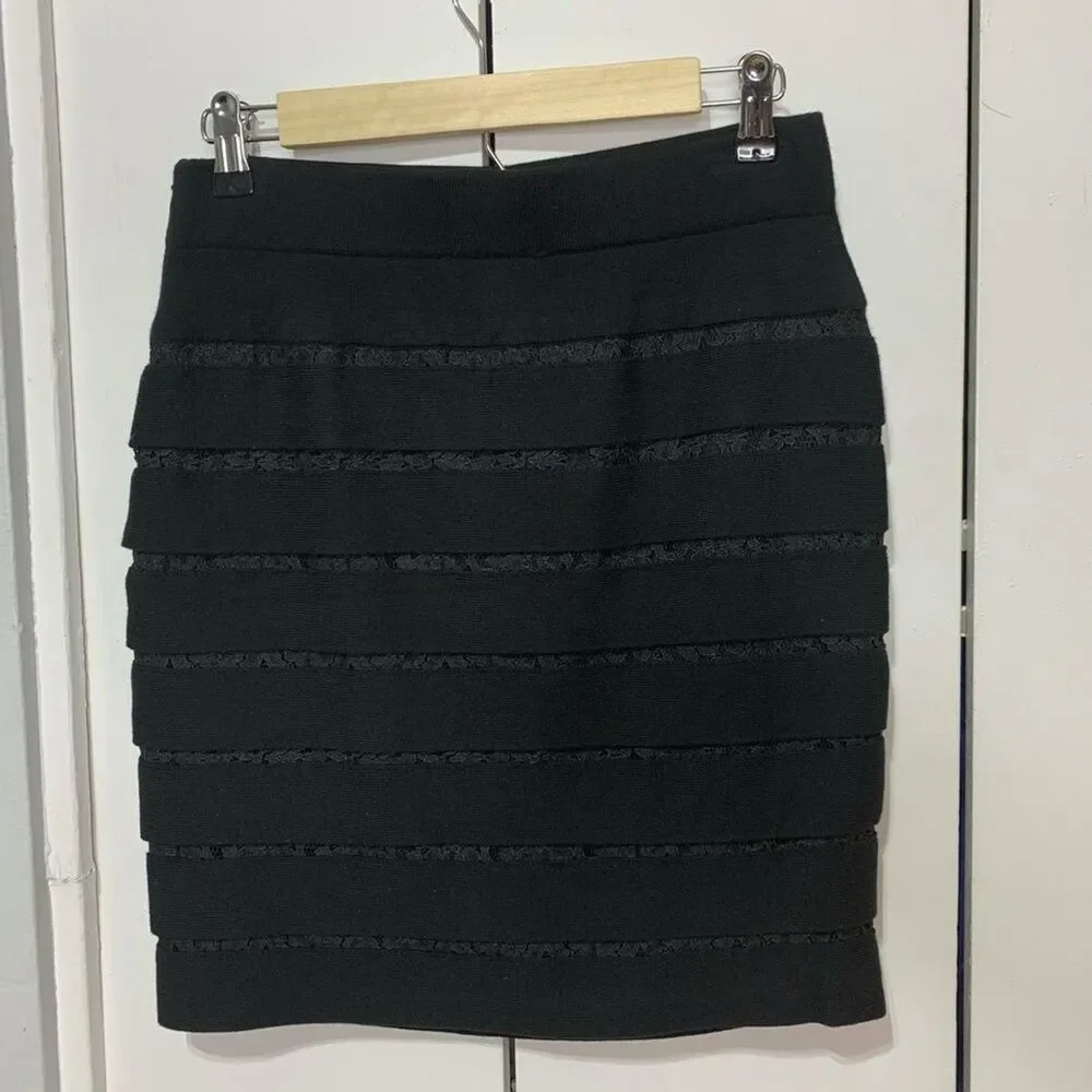 NN TAYLOR Women’s Black Lace Stripe Sweater Skirt Lined Size Small